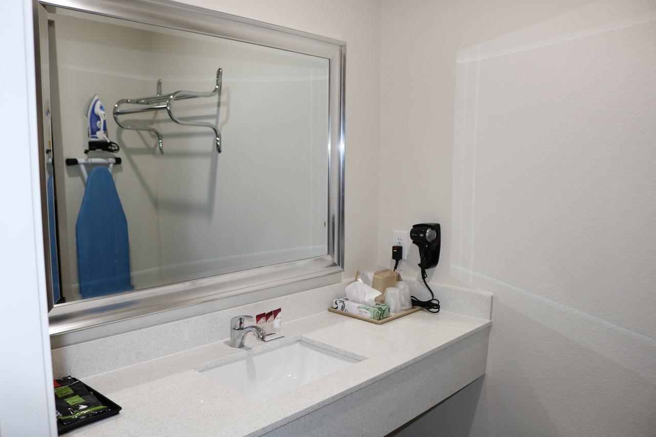 Scottish Inn & Suites - Iah Airport Humble Eksteriør billede